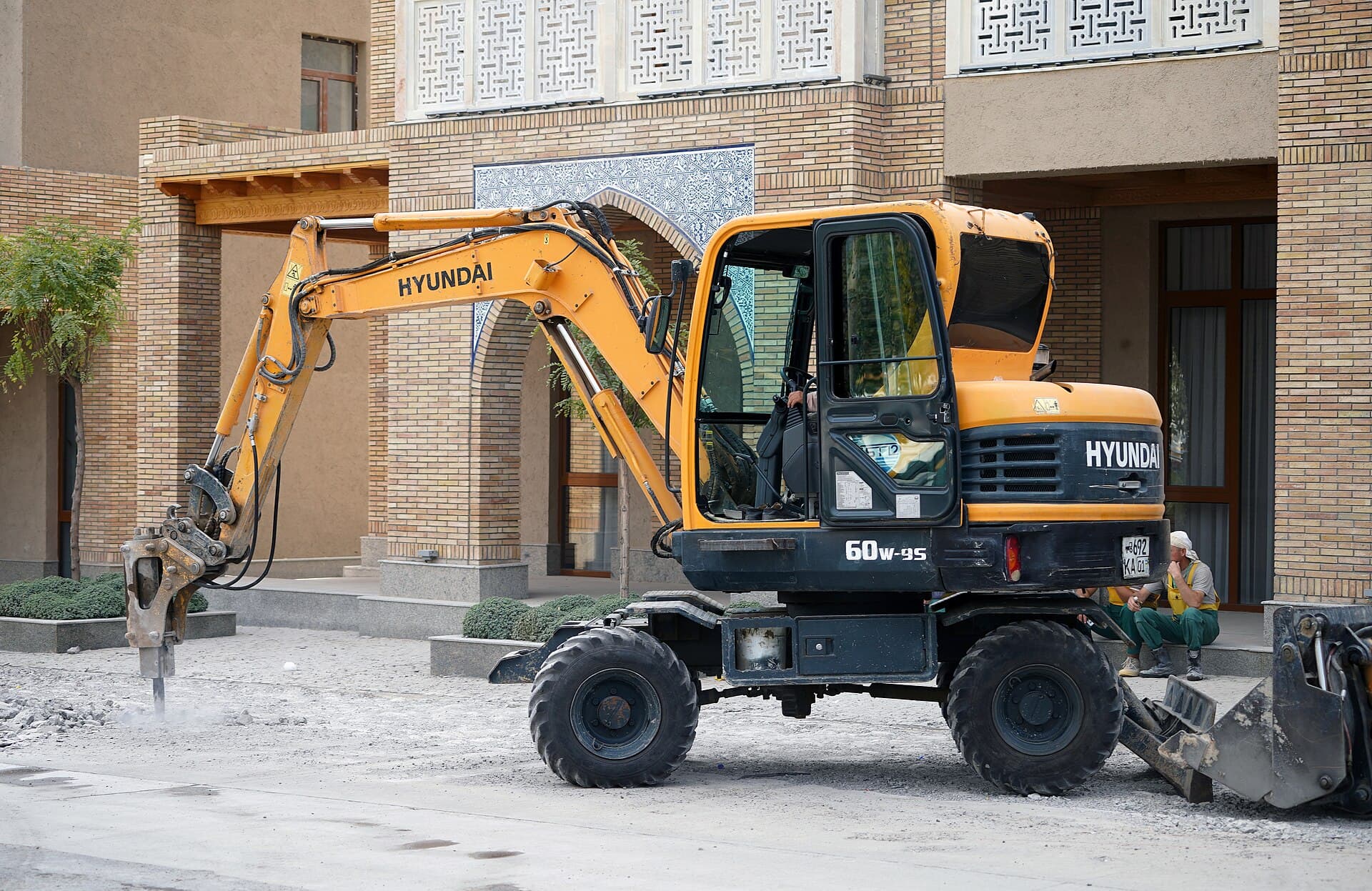 Hyundai на демонтаже покрытия